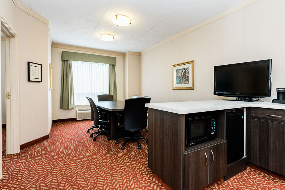 Kitchenette | Executive Suite - 1 King Bed | Best Western Inn on the Bay