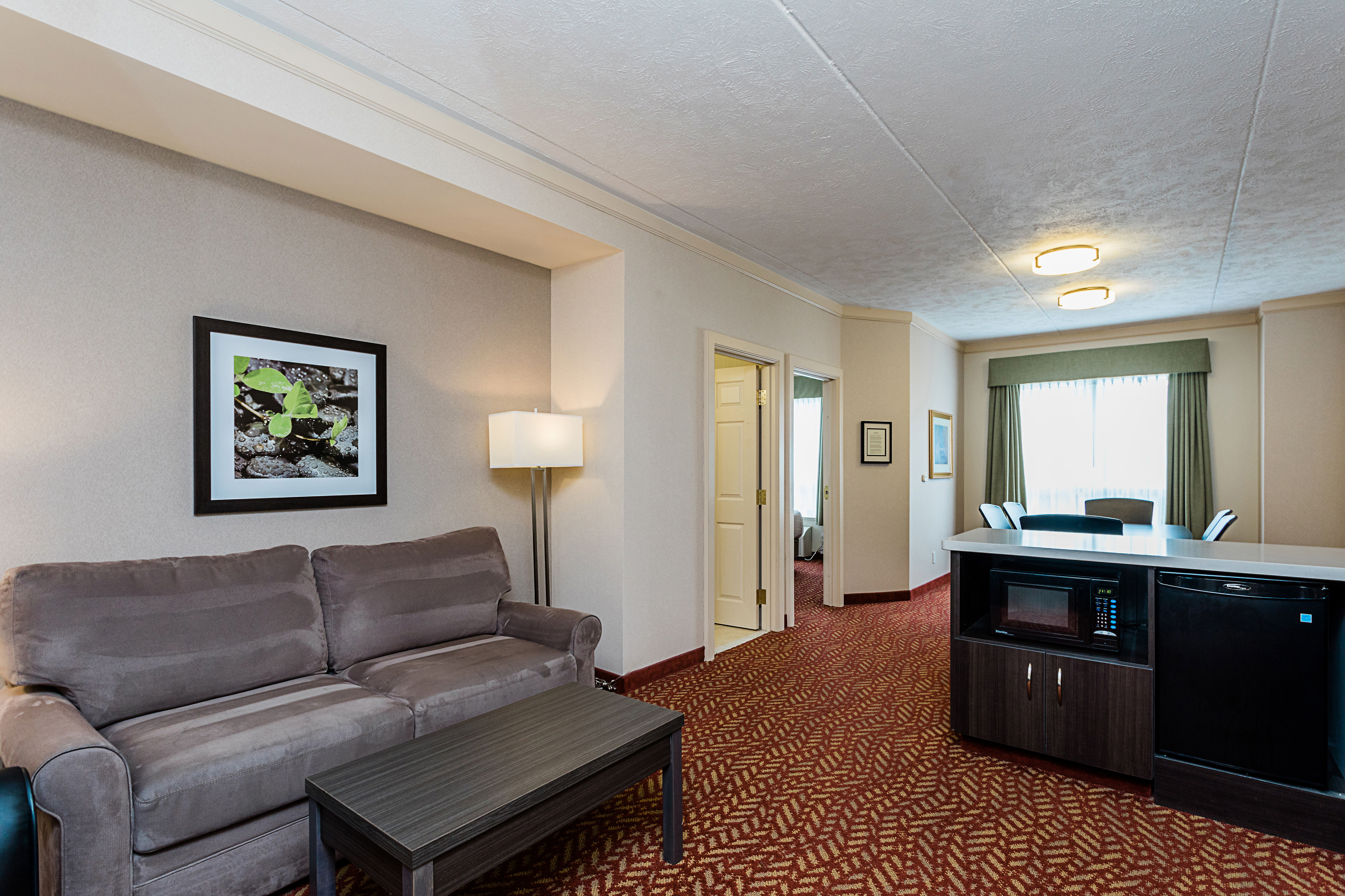 Kitchenette | Exceutive Suite - 1 King Bed | Best Western Inn on the Bay